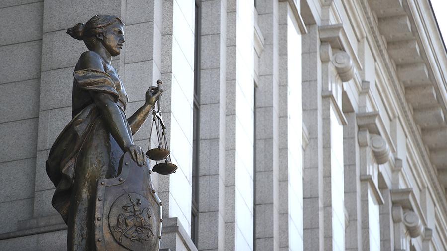 Президиумы ВС РФ и Совета Судей РФ до 30 апреля приостанавливают личный прием граждан и рекомендуют рассматривать только безотлагательные дела