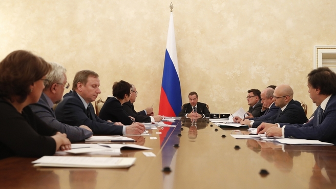 Премьер-министр РФ Дмитрий Медведев провел совещание с представителями адвокатского сообщества