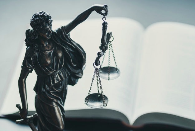 Совет прекратил статус адвоката за ненадлежащее исполнение обязанностей перед доверителем, сопряжённое с явным пренебрежением доверием защищаемого лица, права и законные интересы которого были существенно ущемлены действиями адвоката Совет прекратил статус адвоката за ненадлежащее исполнение обязанностей перед доверителем, сопряжённое с явным пренебрежением доверием защищаемого лица, права и законные интересы которого были существенно ущемлены действиями адвоката