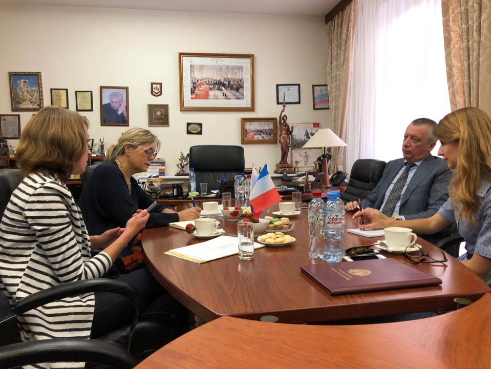 В Москве состоялась встреча с представителями парижской адвокатуры