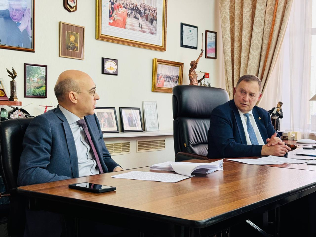 Обращения адвокатов, методическая помощь и борьба с недобросовестной рекламой: как прошло заседание Комиссии Совета АПМ по защите прав адвокатов