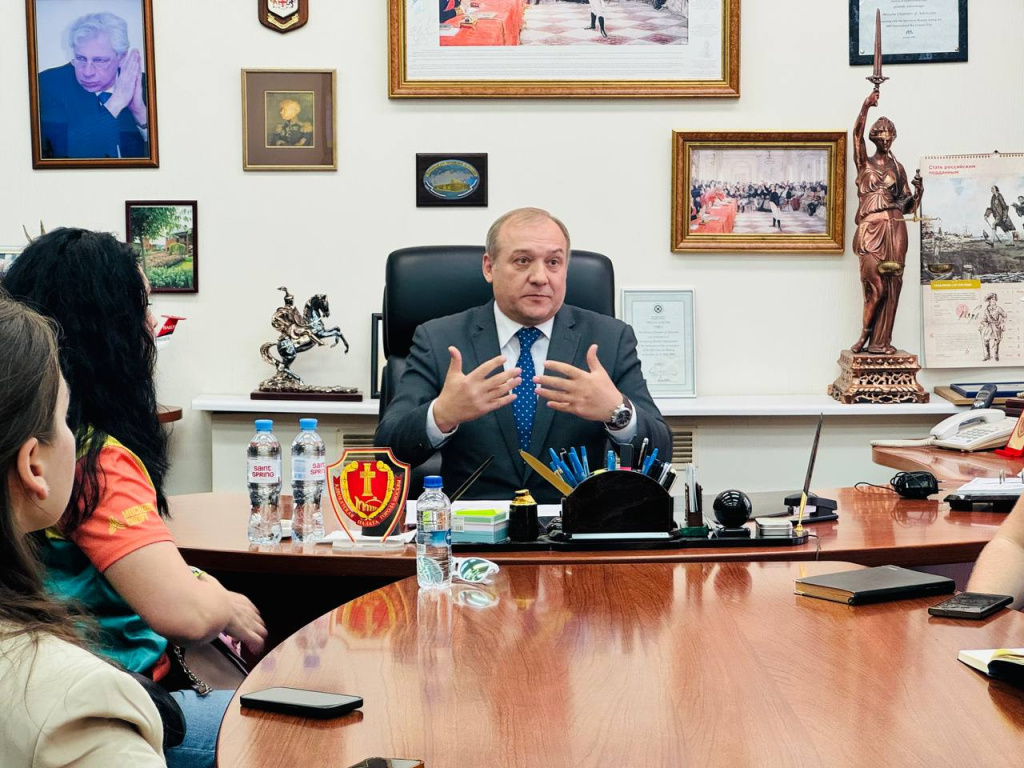 «Причины и профилактика эмоционального выгорания у адвокатов»: как прошла встреча с адвокатом Алексеем Кугуком в рамках проекта «В кабинете Резника»