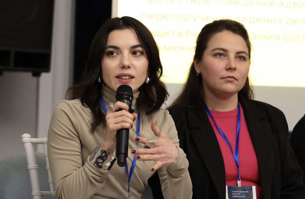 Председатель Совета молодых адвокатов АПМ Марина Накохова выступила на Молодежной сессии адвокатов