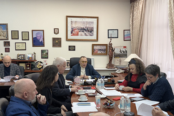 Награждение, рассмотрение обращений адвокатов и борьба с недобросовестной рекламой: как прошло заседание Комиссии Совета АПМ по защите прав адвокатов