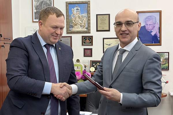 Награждение членов комиссии, рассмотрение обращений адвокатов и другие рабочие вопросы: как прошло заседание Комиссии Совета АПМ по защите прав адвокатов