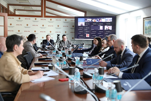 Успешные кейсы, рекомендации по обыскам и обмен опытом: как прошло совместное заседание комиссий по защите прав адвокатов