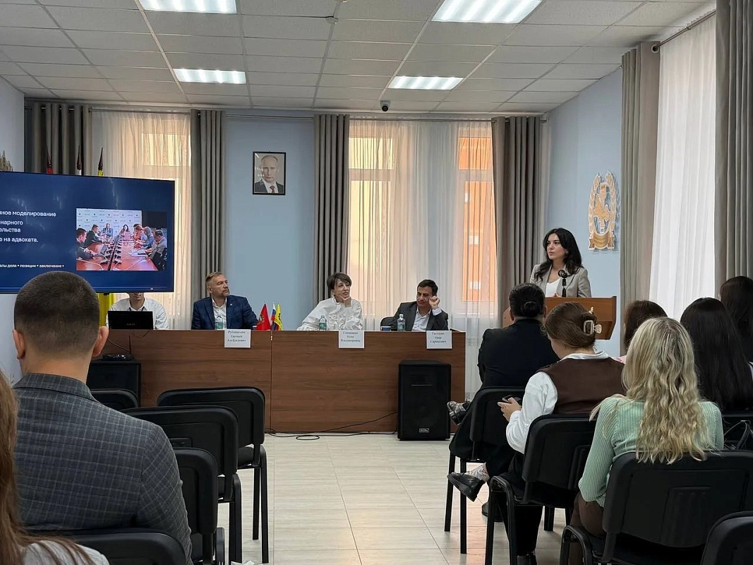 Совет молодых адвокатов АПМ презентовал проект «Модельные дисциплинарные производства» на конференции в Оренбурге