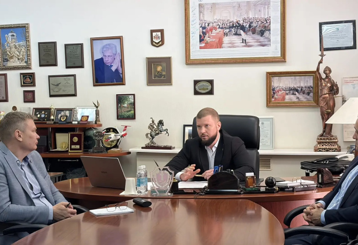 «Стратегия и тактика защиты с применением примечания к статье 291 УК РФ»: в АПМ прошла лекция адвоката Романа Швецова