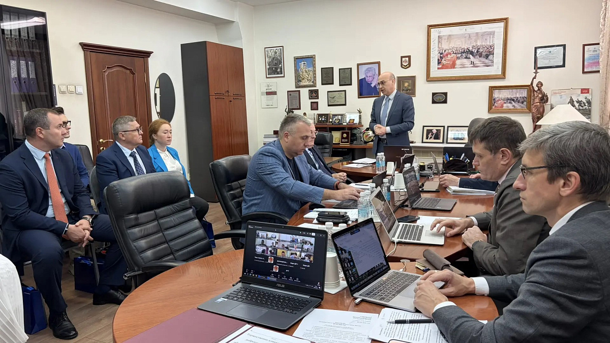 Присяга, награждение и рассмотрение дисциплинарных производств: в Москве состоялось заседание Совета АПМ