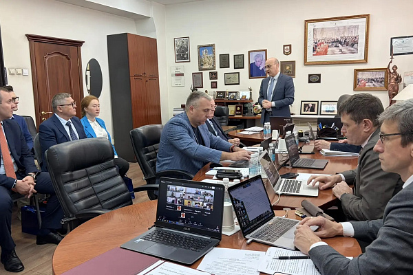 Присяга, награждение и рассмотрение дисциплинарных производств: в Москве состоялось заседание Совета АПМ