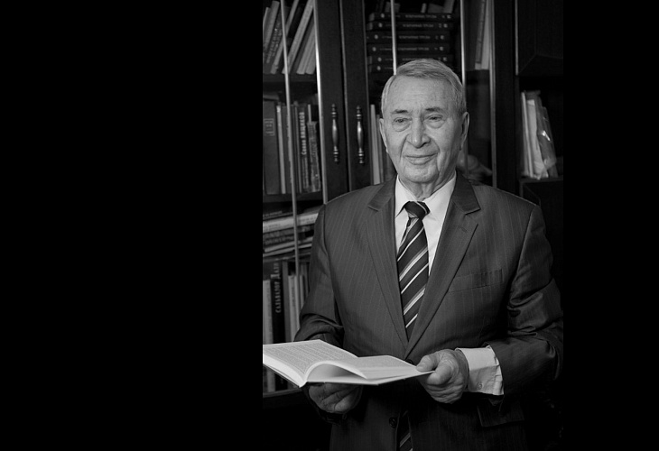 Прощание с Александром Тимофеевичем Боннером Прощание с Александром Тимофеевичем Боннером