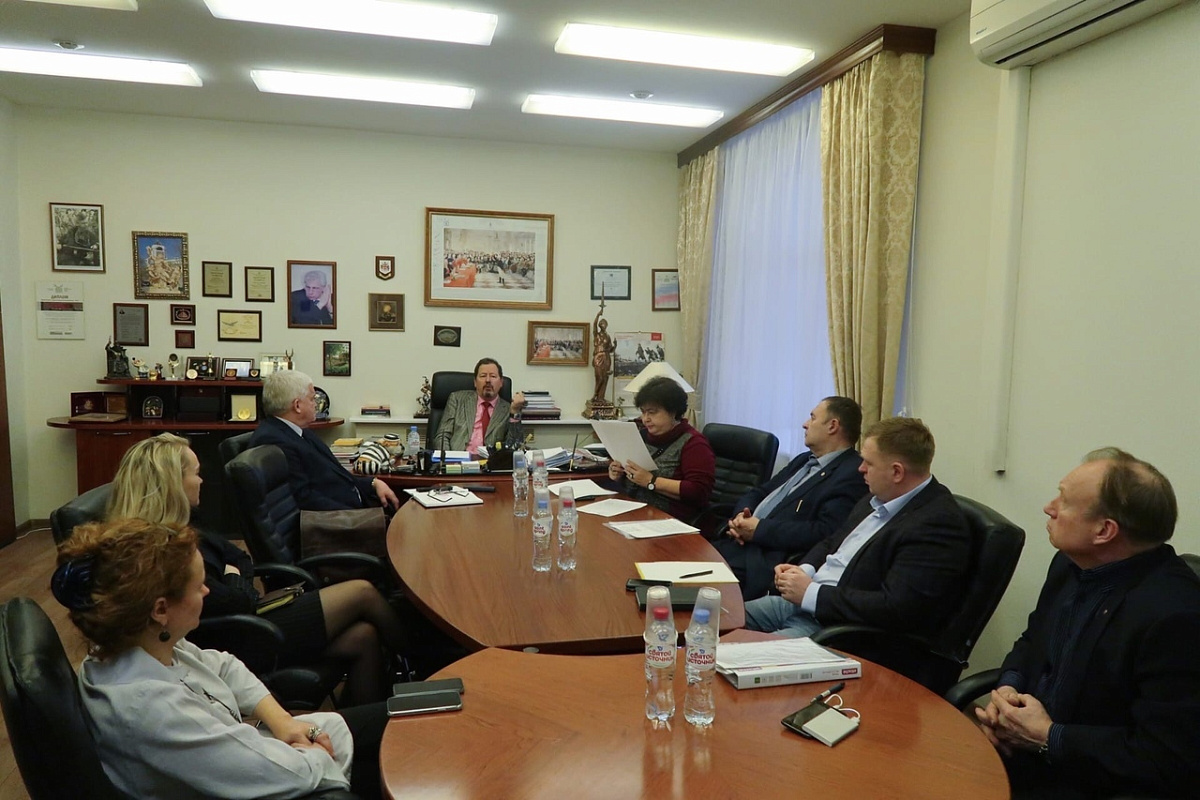 Бесчинства в деле «енотов», воспрепятствование адвокатской деятельности и вызовы на допрос