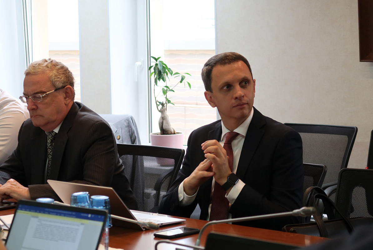 Поздравление с днем рождения Устинюку Максиму Владимировичу