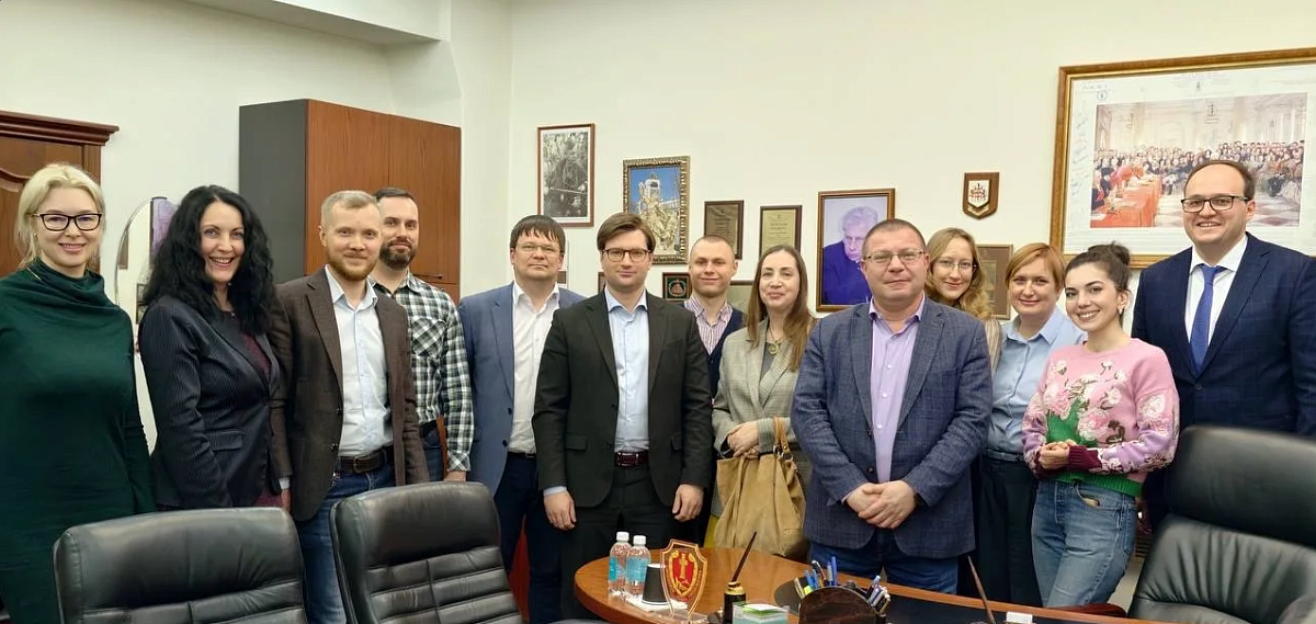 «Искусство переквалификации»: в АПМ прошел мастер-класс адвоката Артака Унаняна