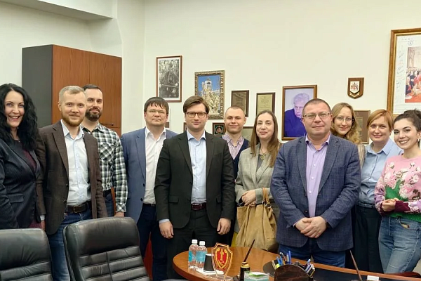 «Искусство переквалификации»: в АПМ прошел мастер-класс адвоката Артака Унаняна