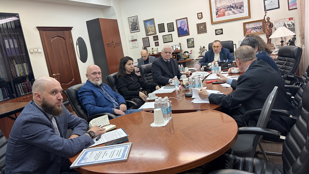 Награждение, рассмотрение обращений адвокатов и борьба с недобросовестной рекламой: как прошло заседание Комиссии Совета АПМ по защите прав адвокатов