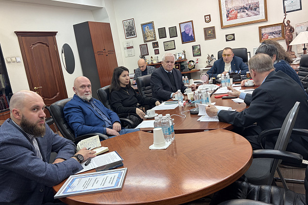 Награждение, рассмотрение обращений адвокатов и борьба с недобросовестной рекламой: как прошло заседание Комиссии Совета АПМ по защите прав адвокатов