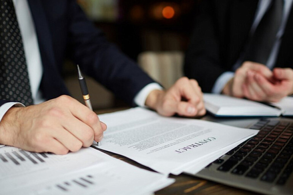 «Бьют, выгоняют, отстраняют»: московские адвокаты пожаловались на неадекватность следователей