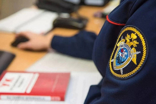 Нахождение незаконно назначенного защитника в месте проведения процессуального действия не может расцениваться как обеспечение права на защиту