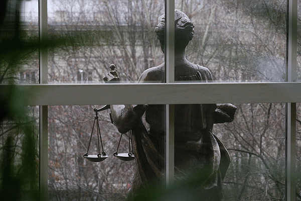 Право на защиту в чрезвычайных условиях