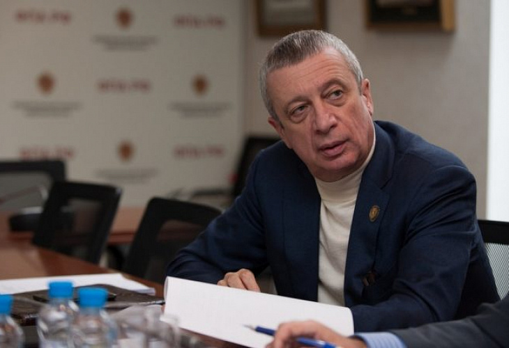 «Когда-то это называлось опричниной». Адвокат Вадим Клювгант — о Нааме Иссасхар, Ходорковском и Конституции «Когда-то это называлось опричниной». Адвокат Вадим Клювгант — о Нааме Иссасхар, Ходорковском и Конституции