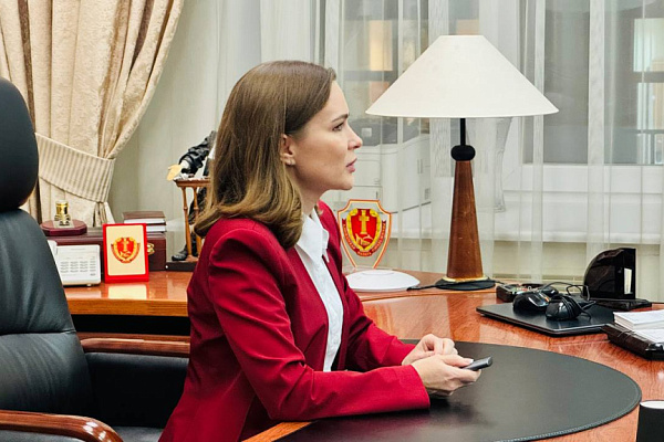 «Жалоба в Конституционный Суд - рабочий инструмент адвоката»: как прошла встреча «В кабинете Резника» с адвокатом Анной Минушкиной